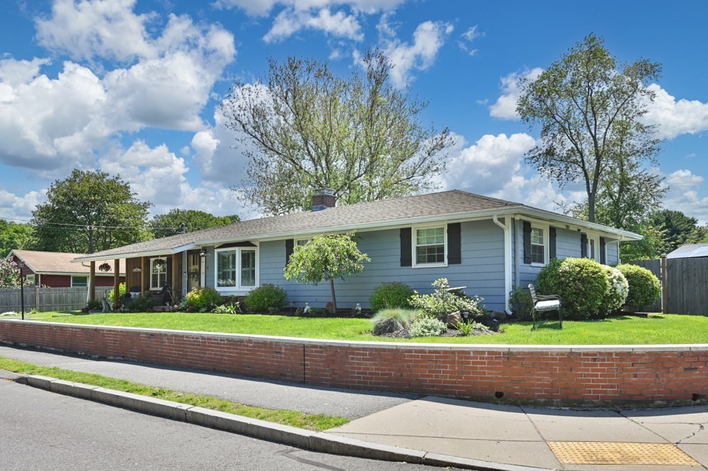 4 Andover Road Beverly, MA 01915 - Photo 2 of 35 Gallery Image 2
