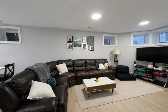 $3,250 | 1535 North Maplewood Avenue, Unit G, Chicago, IL 60622