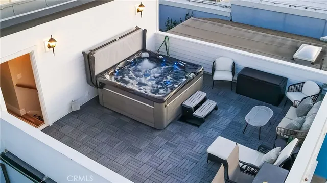 $2,888,000 | 309 21st Street, Huntington Beach, CA 92648