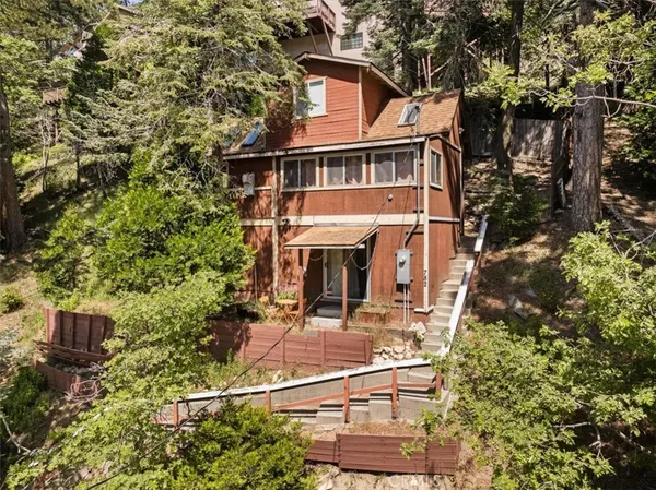 $377,000 | 782 Virginia Court, Lake Arrowhead, CA 92352