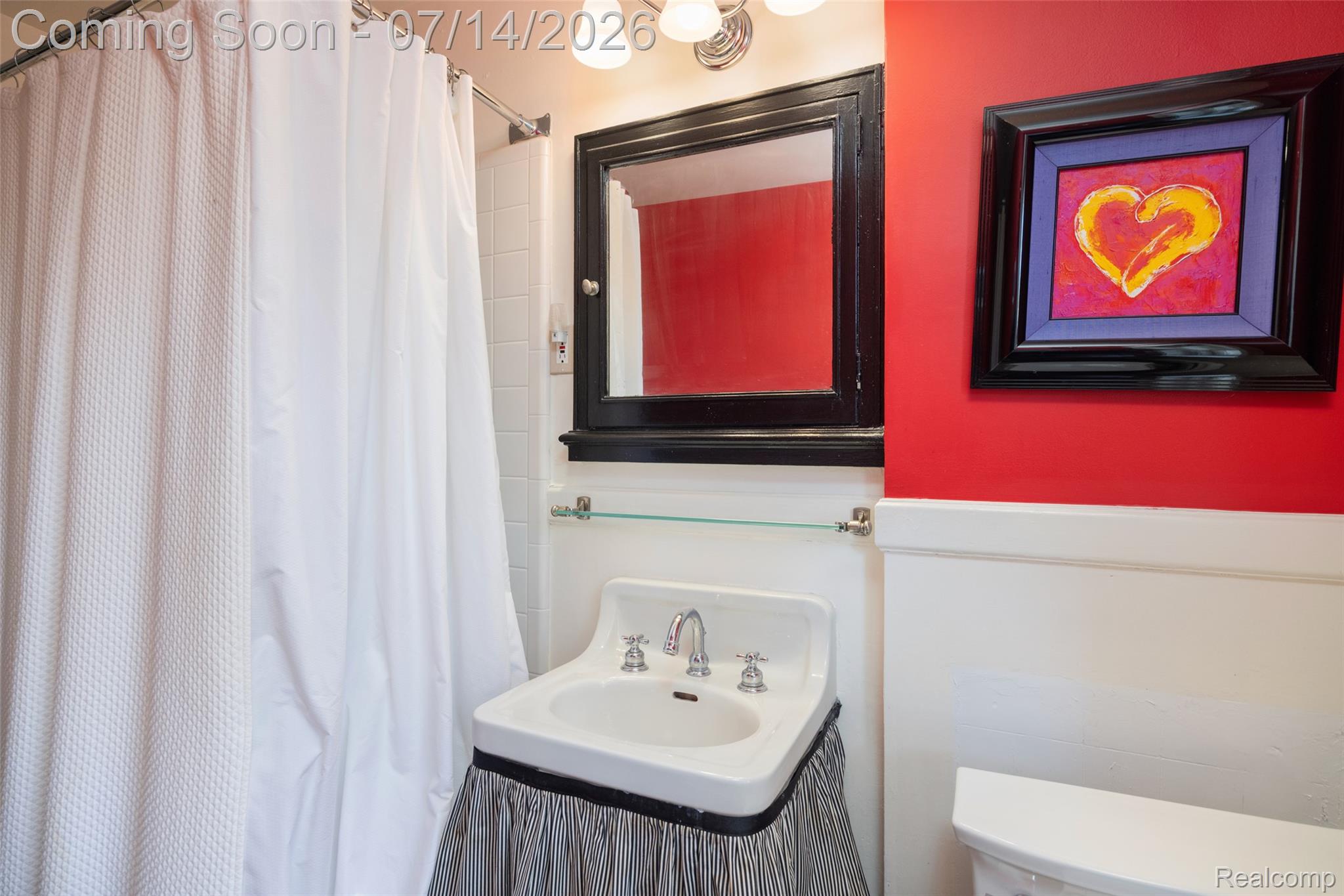 189 Cloverly Road Grosse Pointe, MI 48236 - Photo 57 of 96 Bathroom in staff quarters