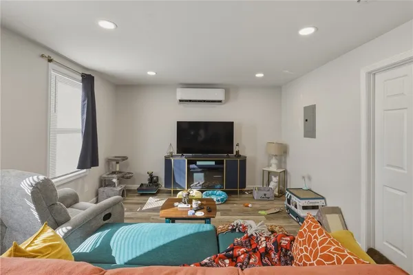 $675,000 | 193 Shannock Village Road, Richmond, RI 02875