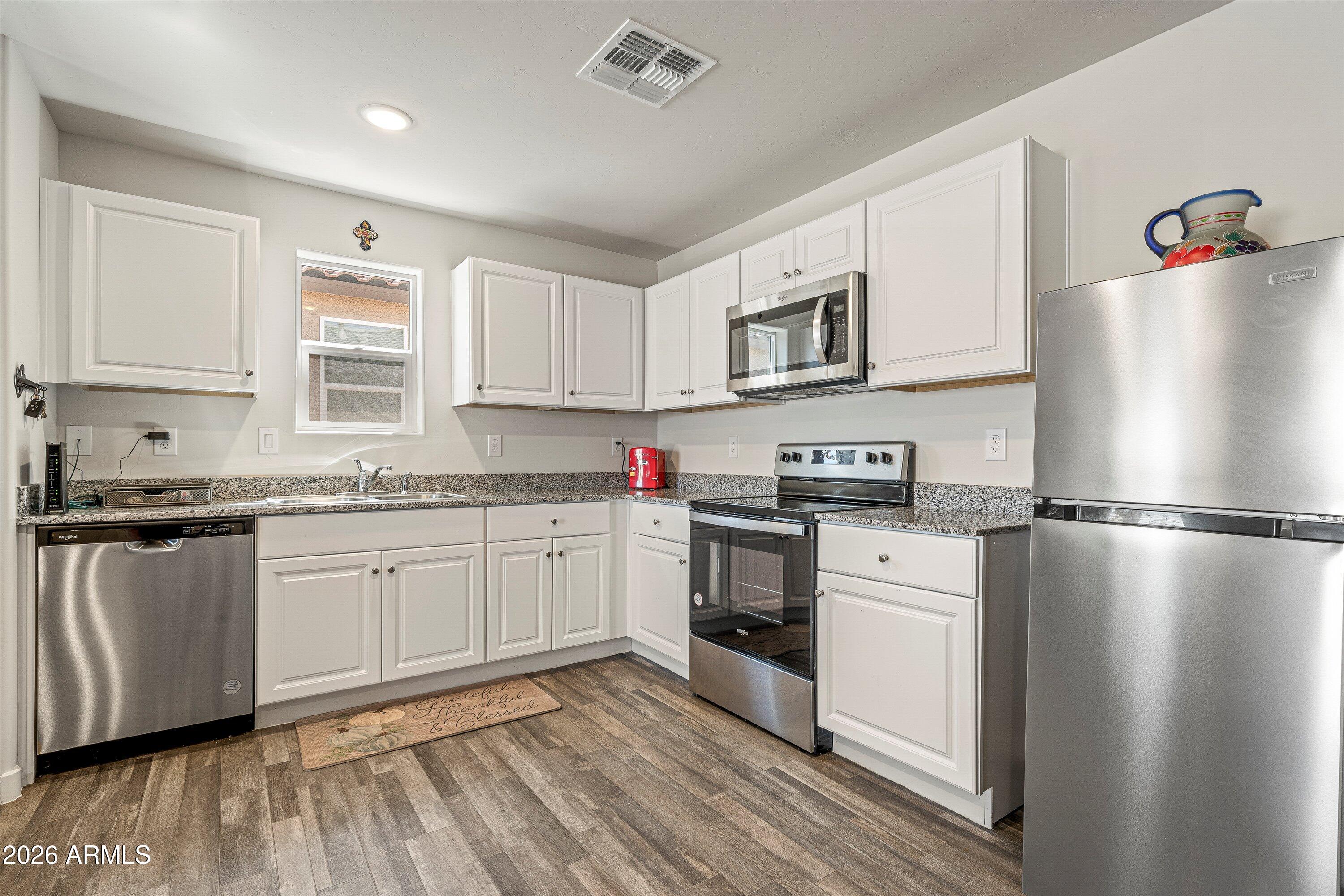 373 Redwood Loop Benson, AZ 85602 - Photo 12 of 29 12-Kitchen