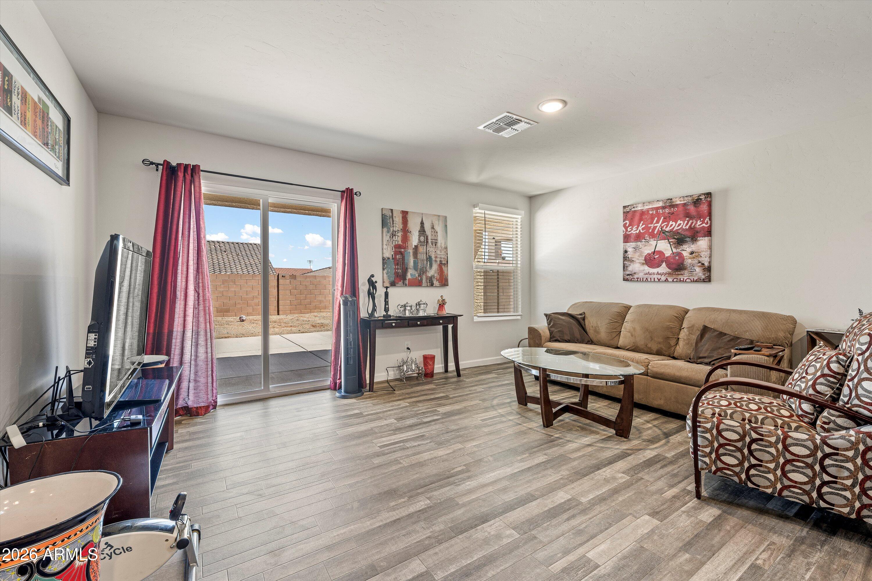 373 Redwood Loop Benson, AZ 85602 - Photo 7 of 29 07-Living Area