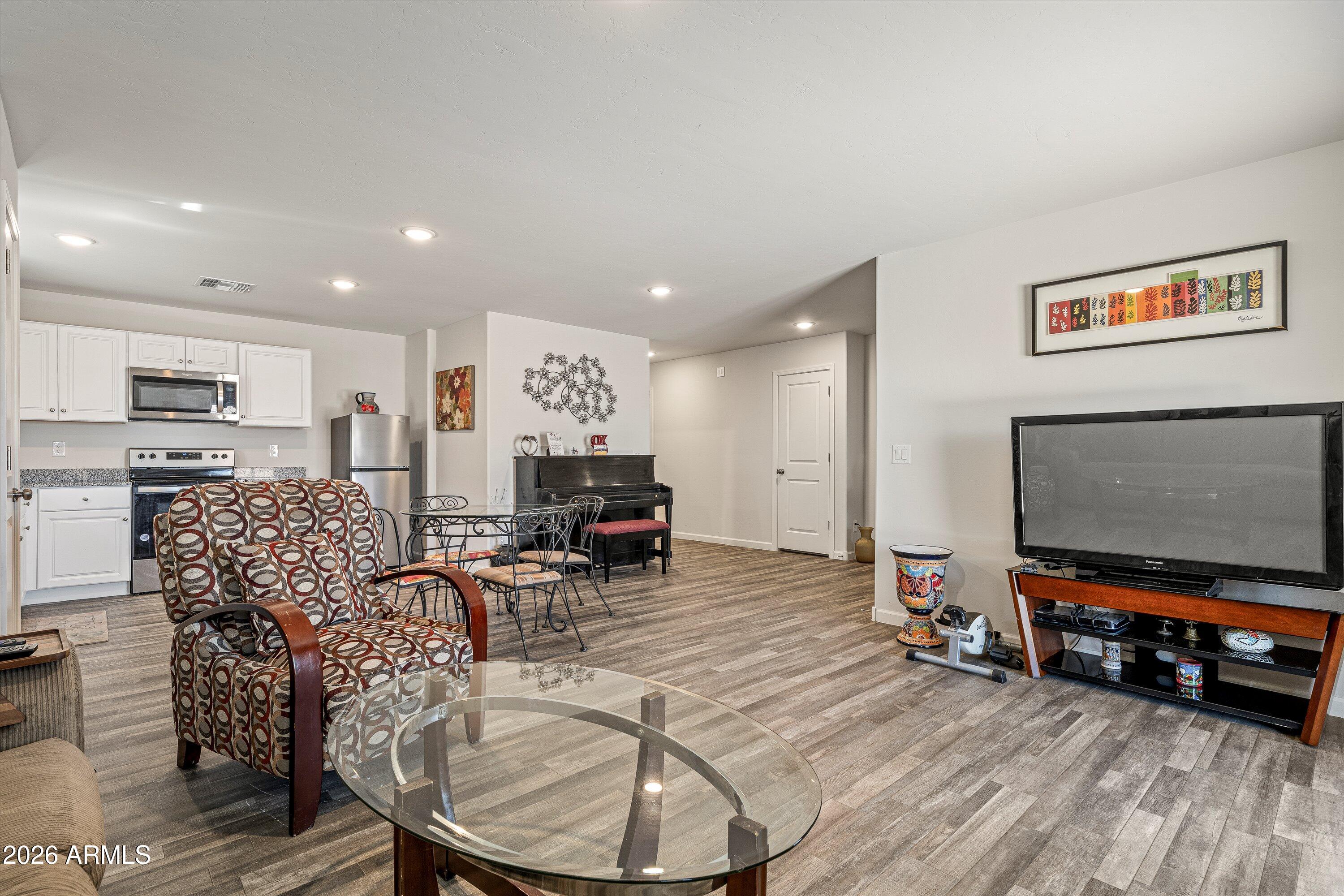 373 Redwood Loop Benson, AZ 85602 - Photo 8 of 29 08-Living Area