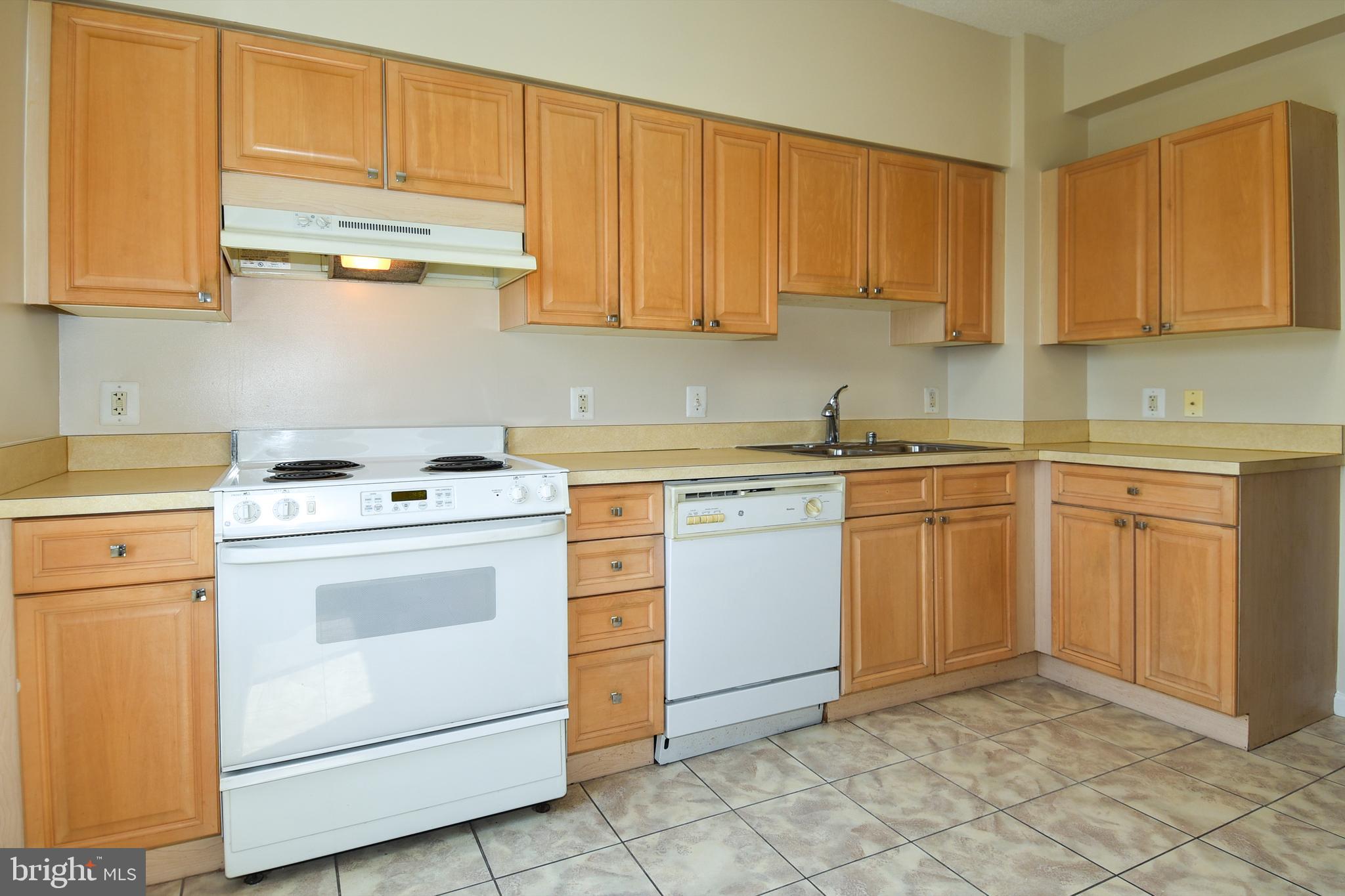 3200 North Leisure World Boulevard, Unit 407 Silver Spring, MD 20906 - Photo 15 of 38 Kitchen