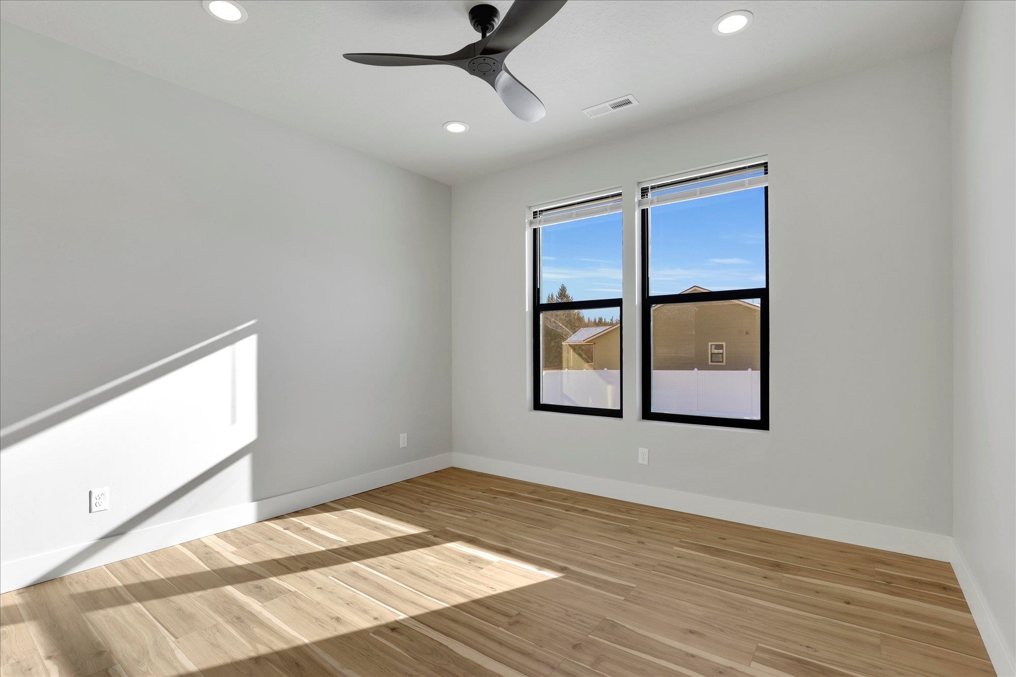 3424 East Yearling Road Chattaroy, WA 99003 - Photo 8 of 40