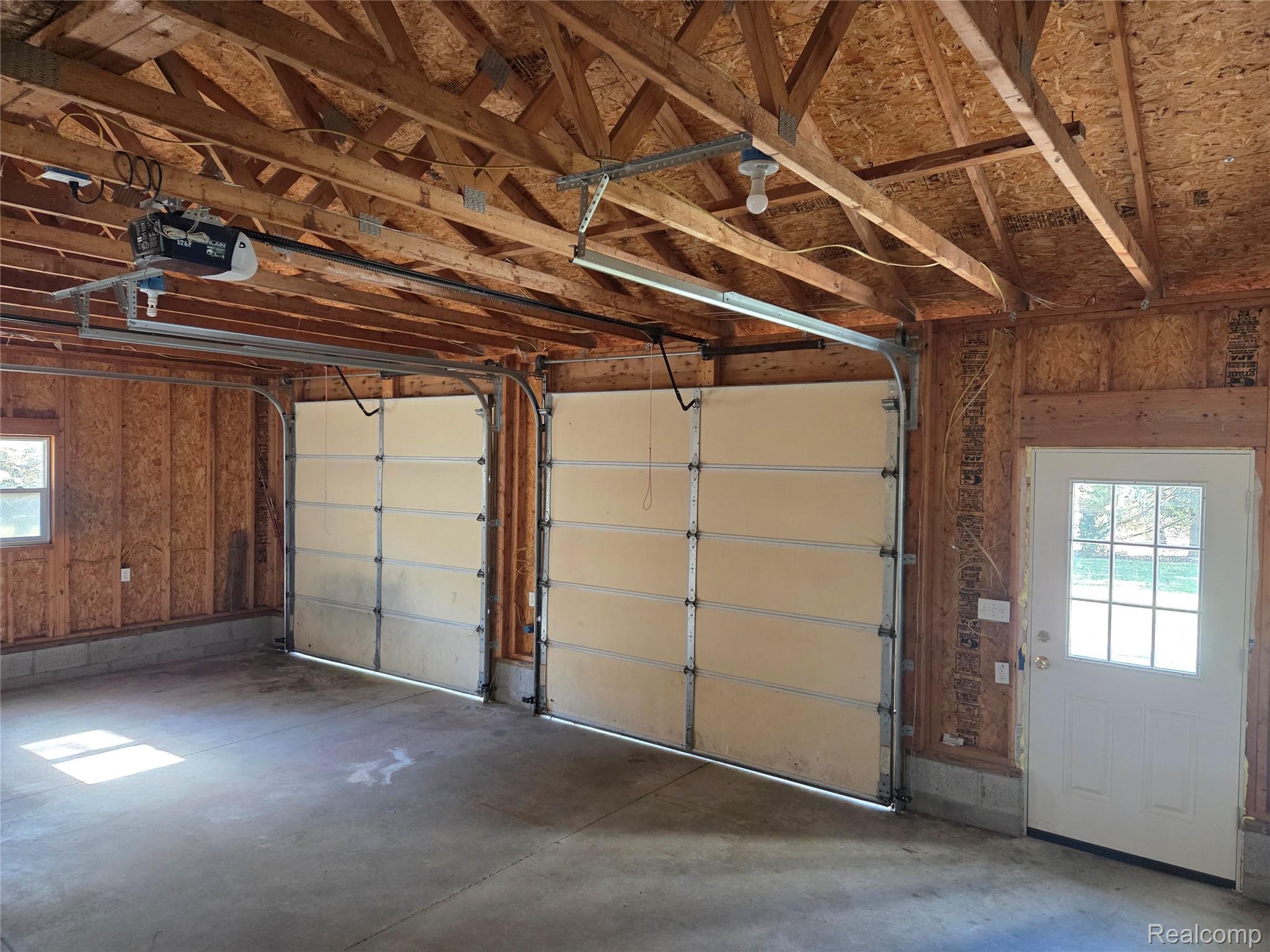 7507 Pingree Road Pinckney, MI 48169 - Photo 32 of 33 House garage