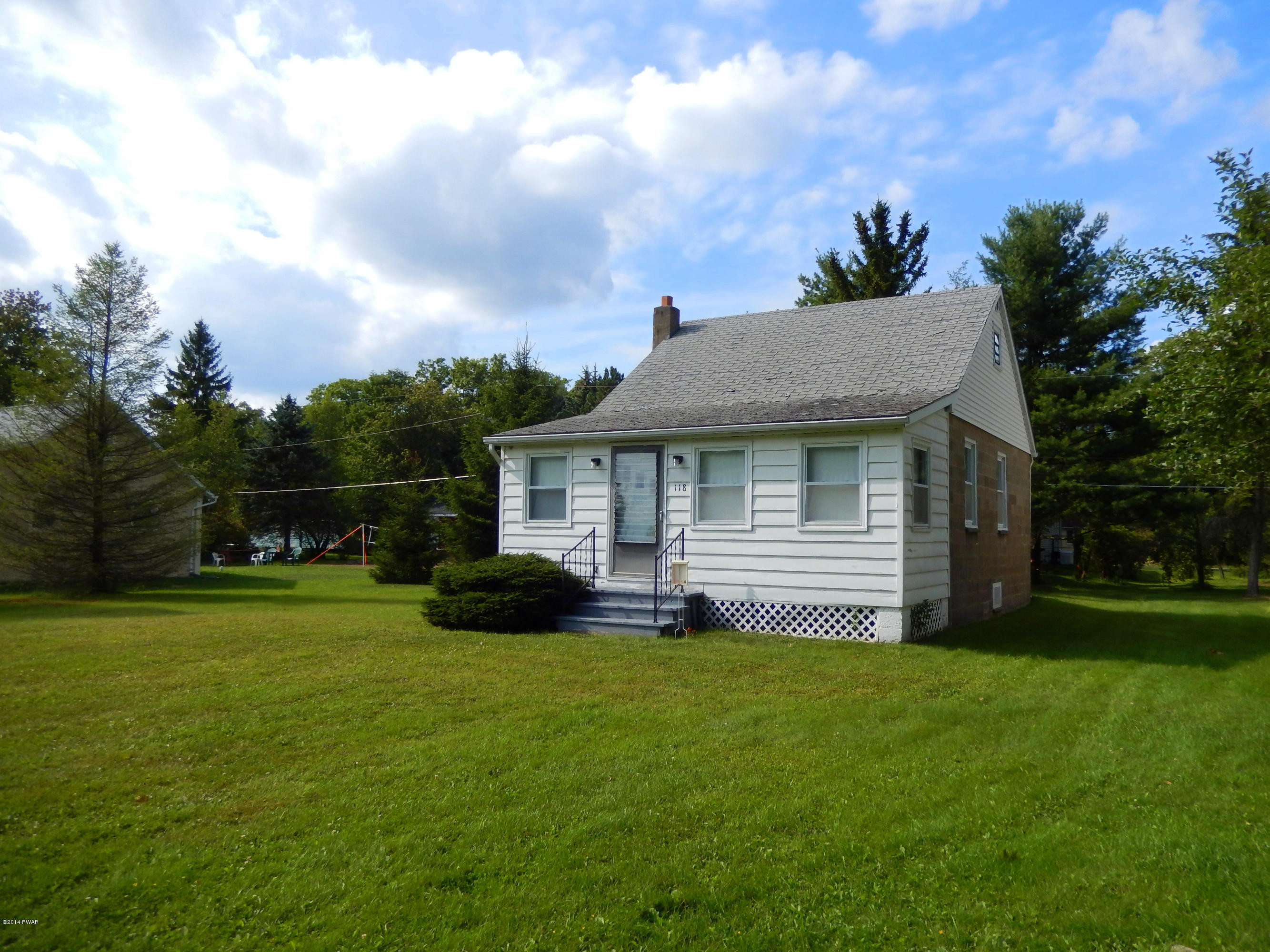 118 East Balsam Road Greentown, PA 18426 - Photo 2 of 28