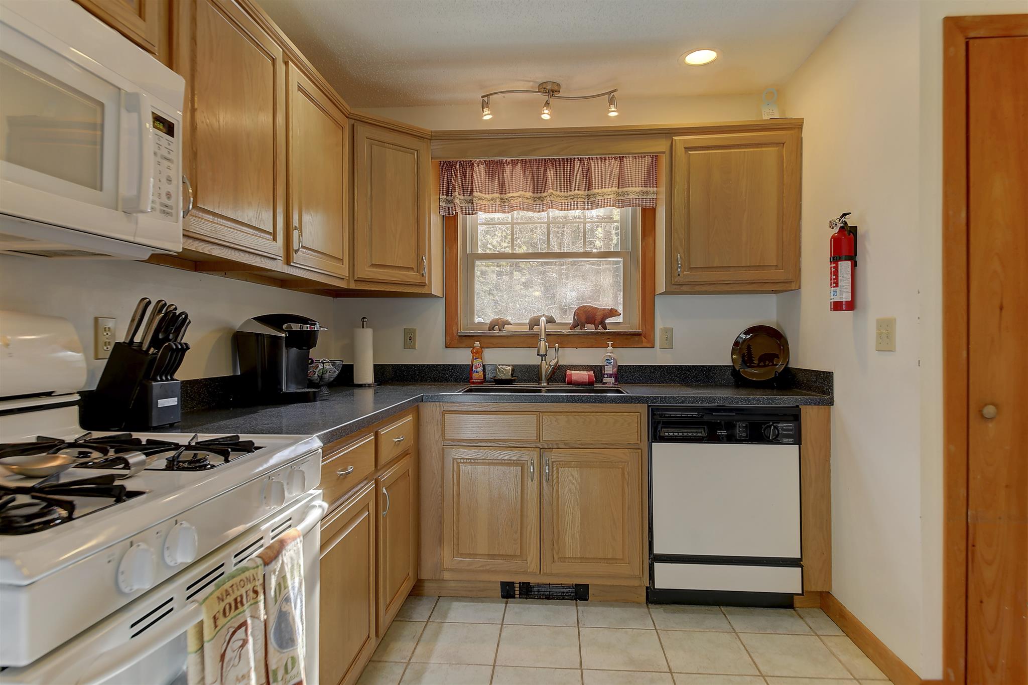 60 Gotzens Road Conway, NH 03818 - Photo 16 of 38