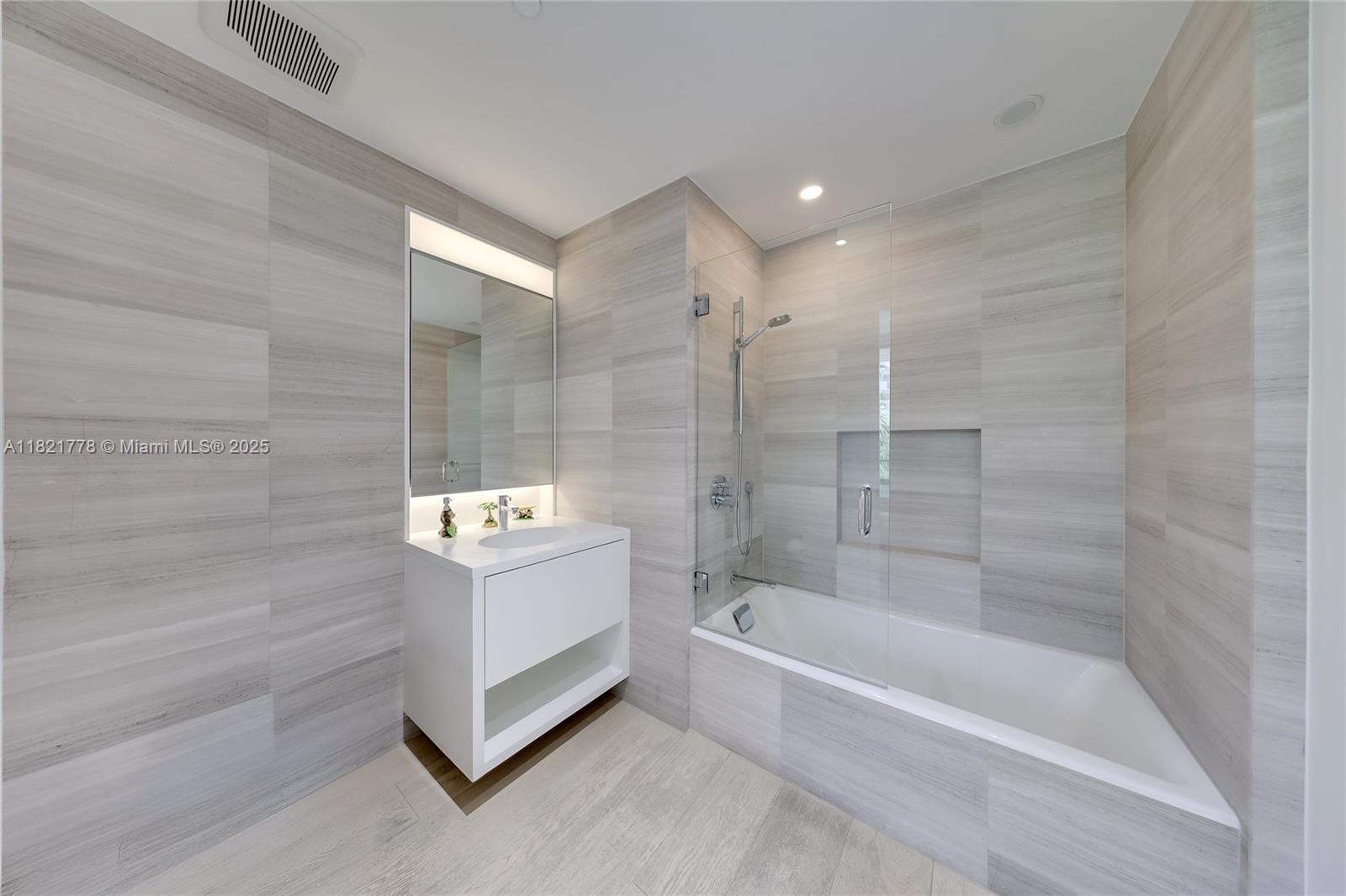 300 Collins Avenue, Unit 3D Miami Beach, FL 33139 - Photo 11 of 14 Secondary Bathroom