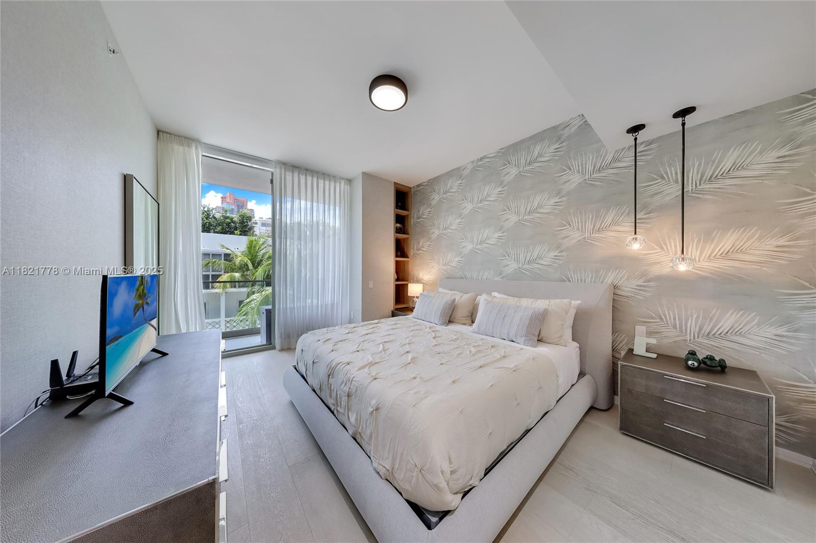 300 Collins Avenue, Unit 3D Miami Beach, FL 33139 - Photo 6 of 14 Primary Bedroom