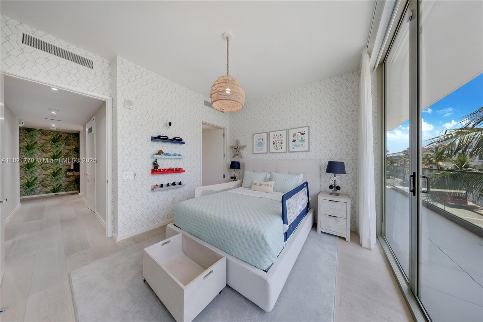 300 Collins Avenue, Unit 3D Miami Beach, FL 33139 - Photo 10 of 14 secondary bedroom