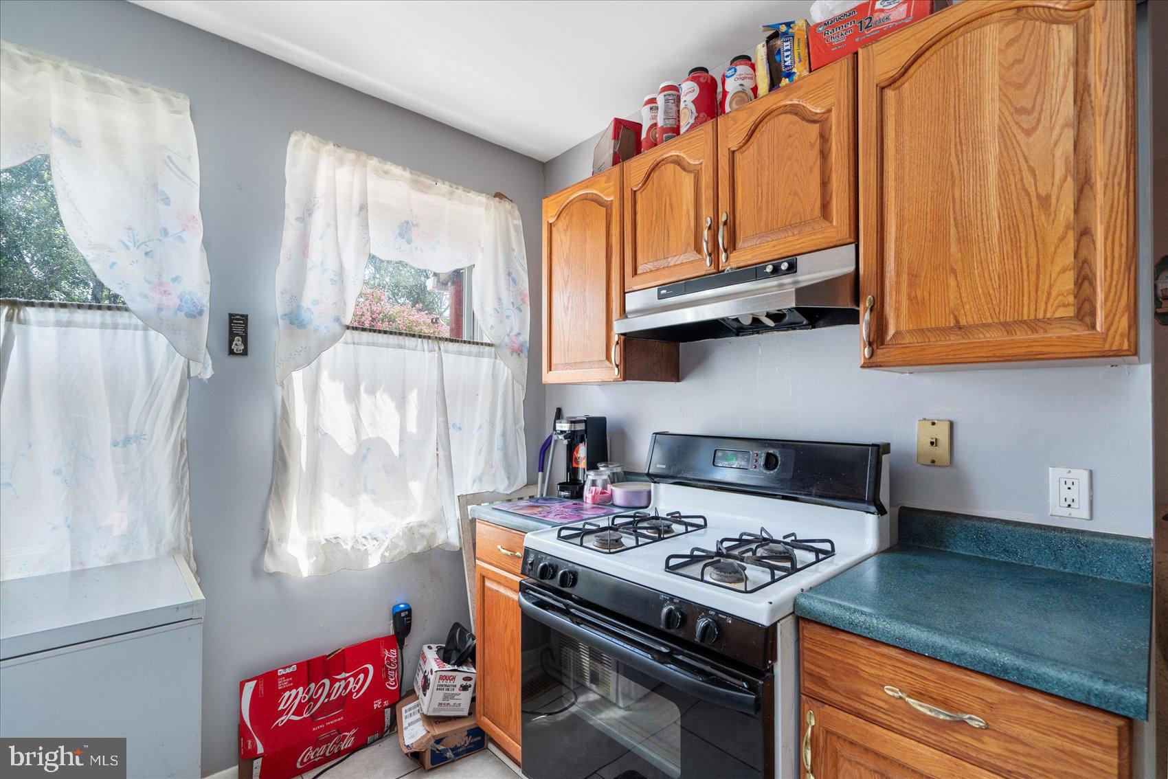 5219 Brookwood Road Baltimore, MD 21225 - Photo 13 of 38 Kitchen