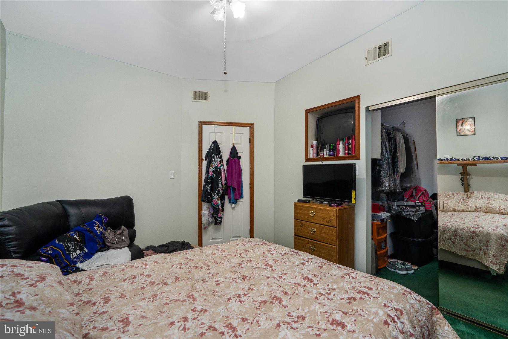 5219 Brookwood Road Baltimore, MD 21225 - Photo 17 of 38 Primary Bedroom