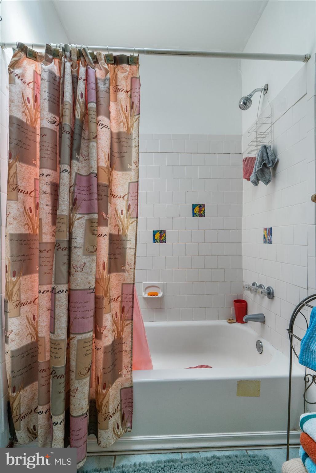 5219 Brookwood Road Baltimore, MD 21225 - Photo 20 of 38 Full Bathroom