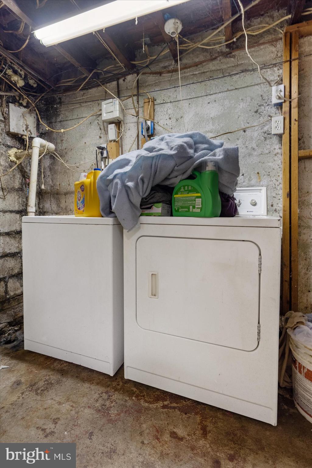 5219 Brookwood Road Baltimore, MD 21225 - Photo 30 of 38 Laundry