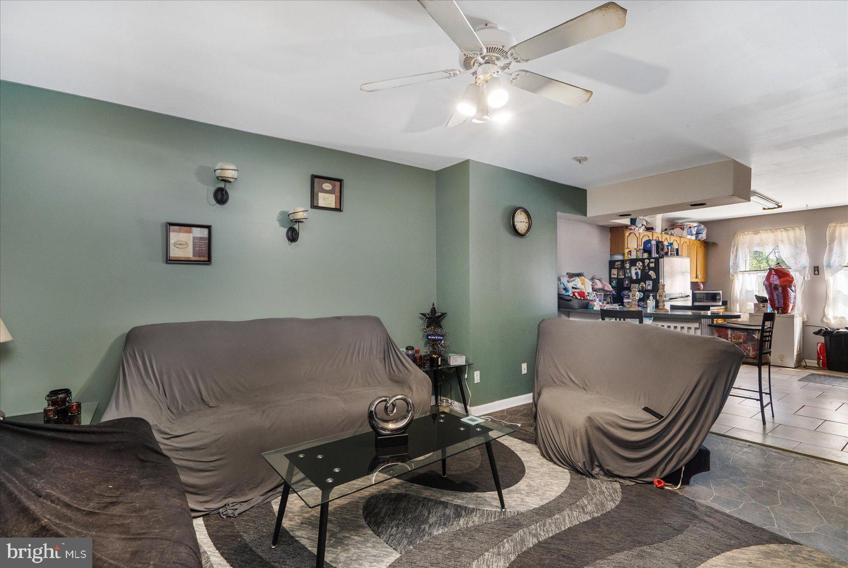 5219 Brookwood Road Baltimore, MD 21225 - Photo 5 of 38 Living Room