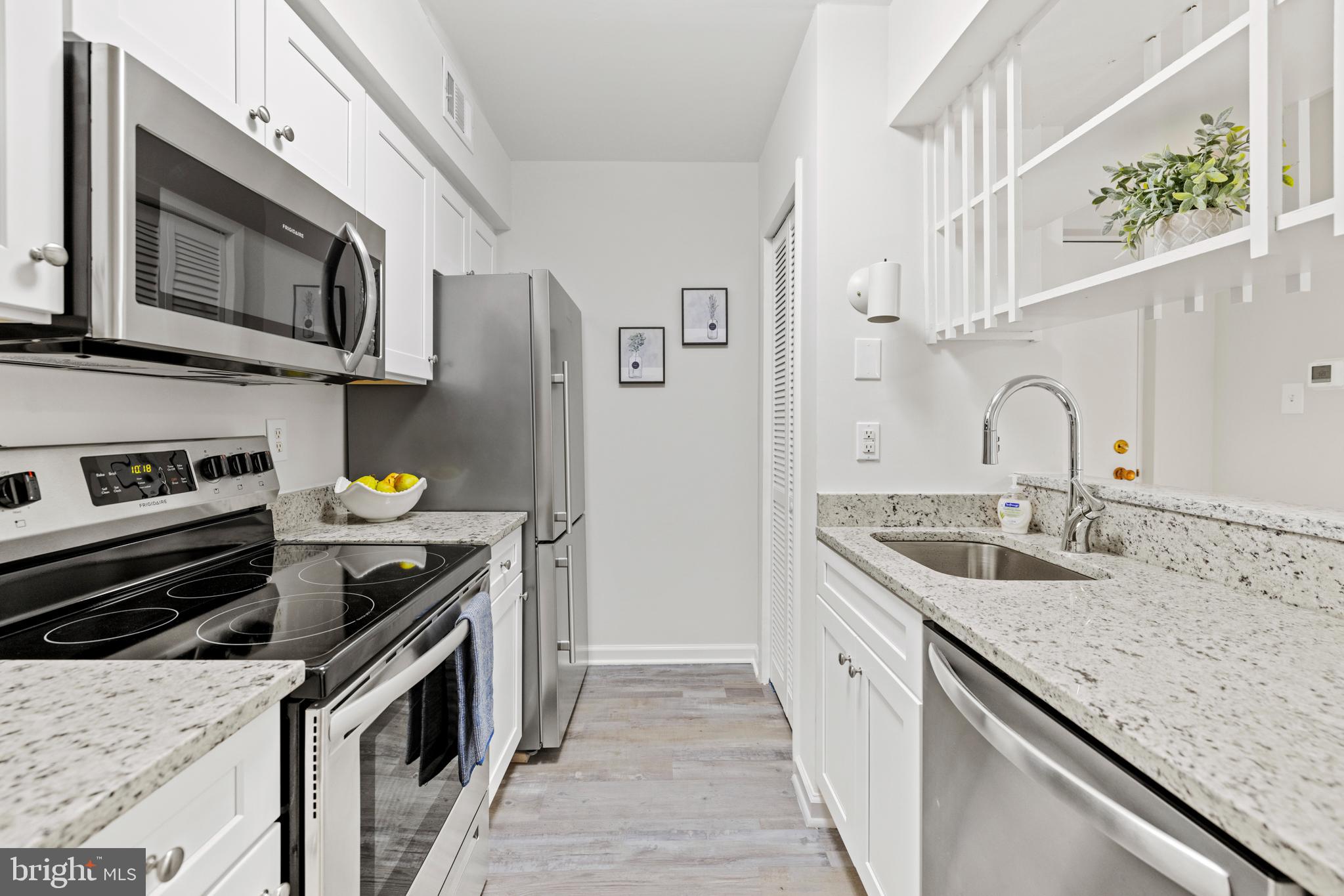 5821 E Royal Ridge Drive, Unit E Springfield, VA 22152 - Photo 11 of 35