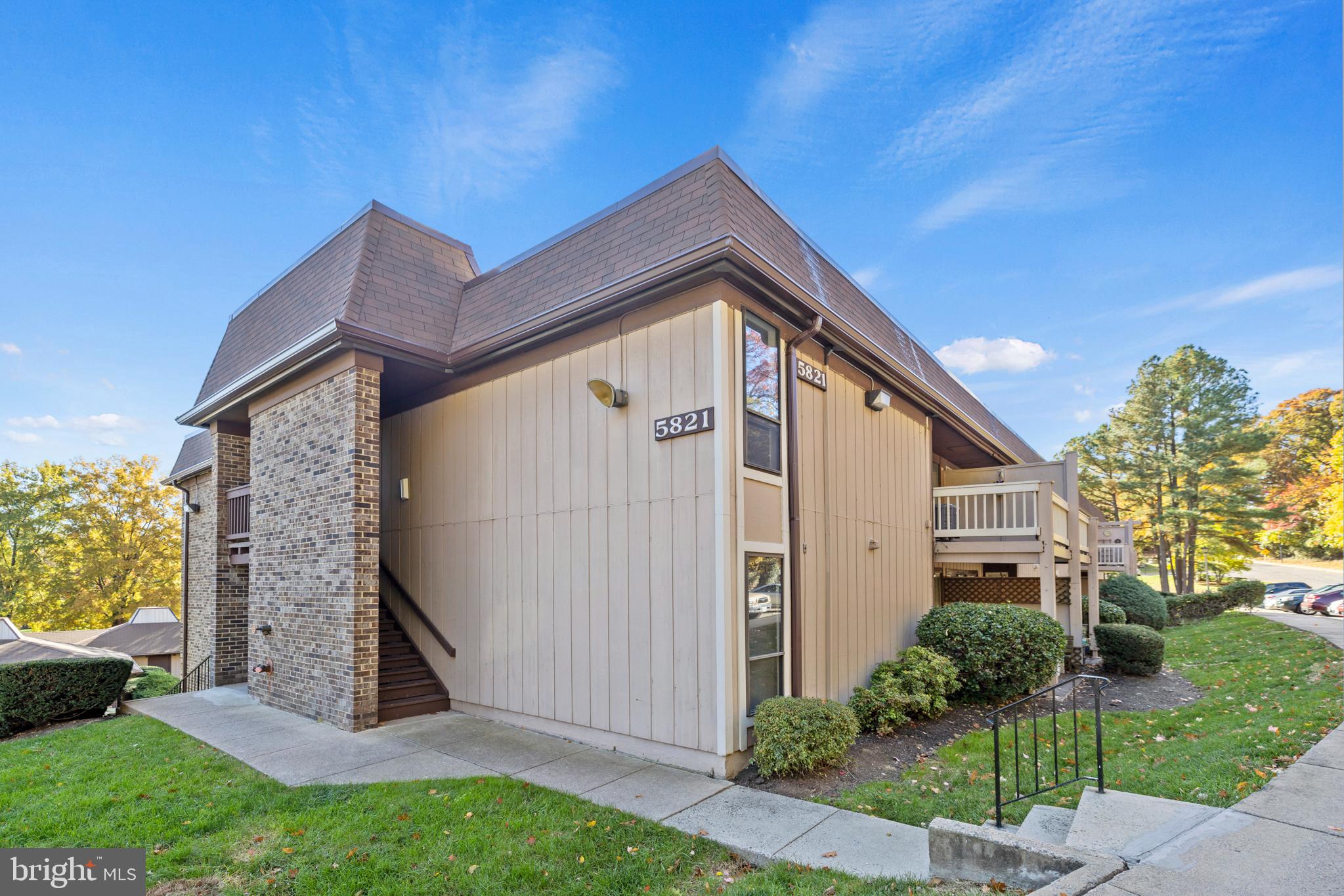 5821 E Royal Ridge Drive, Unit E Springfield, VA 22152 - Photo 2 of 35