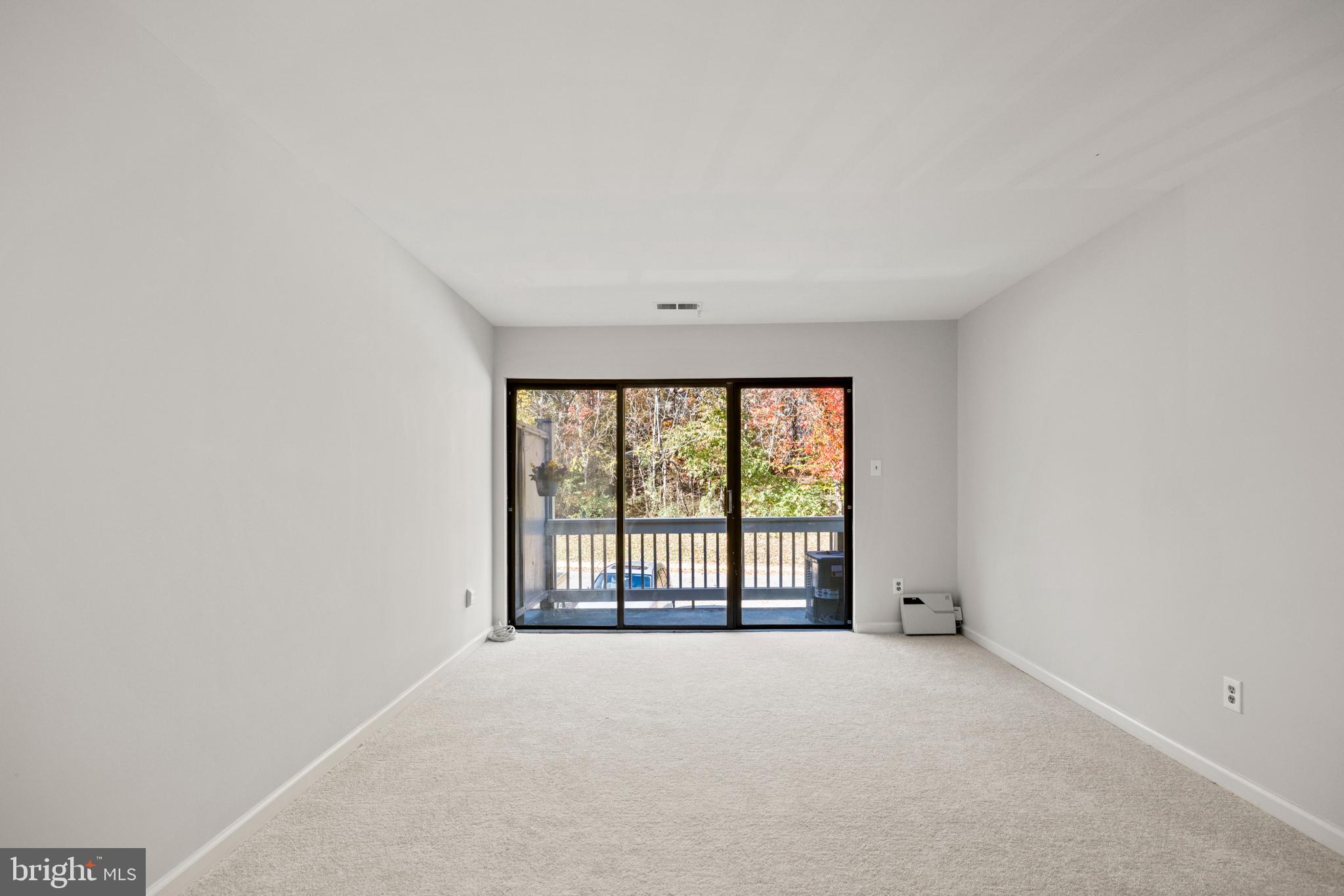 5821 E Royal Ridge Drive, Unit E Springfield, VA 22152 - Photo 7 of 35