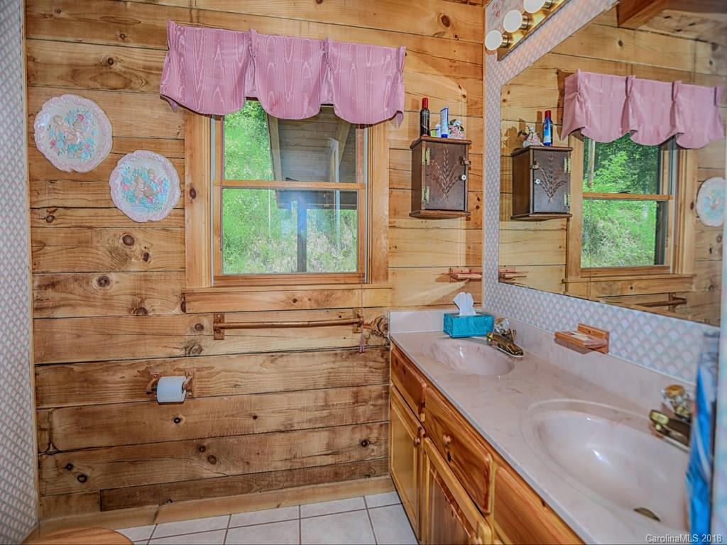 4390 Parris Branch Road Sylva, NC 28779 - Photo 15 of 25 Gallery Image 15