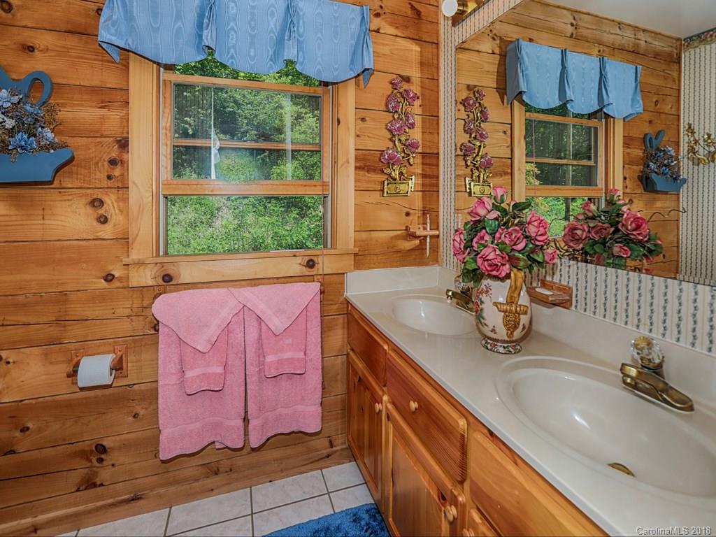 4390 Parris Branch Road Sylva, NC 28779 - Photo 19 of 25 Gallery Image 19