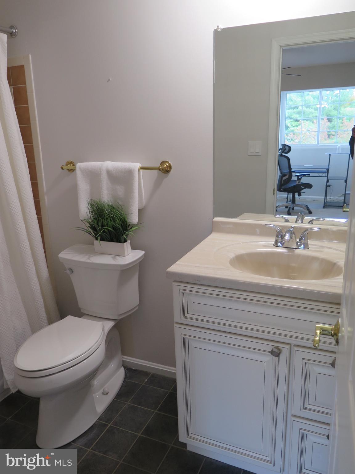 4952 Columbia Road, Unit 817 Columbia, MD 21044 - Photo 28 of 34 Second Full Bath_1
