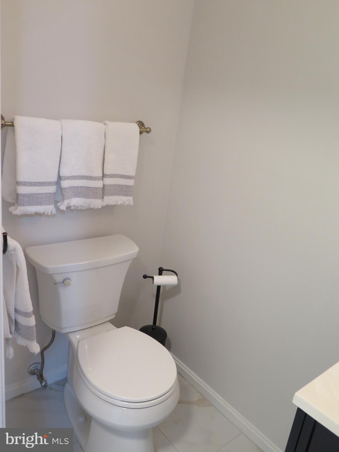 4952 Columbia Road, Unit 817 Columbia, MD 21044 - Photo 3 of 34 Powder Room