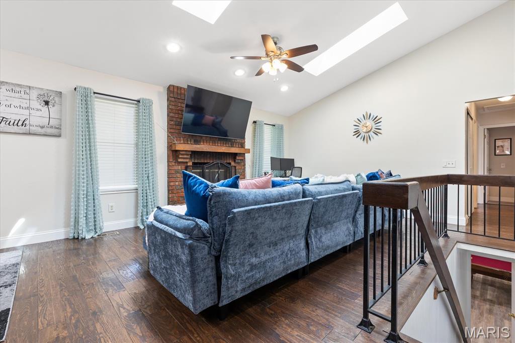 3809 Salvation Road Florissant, MO 63034 - Photo 7 of 35