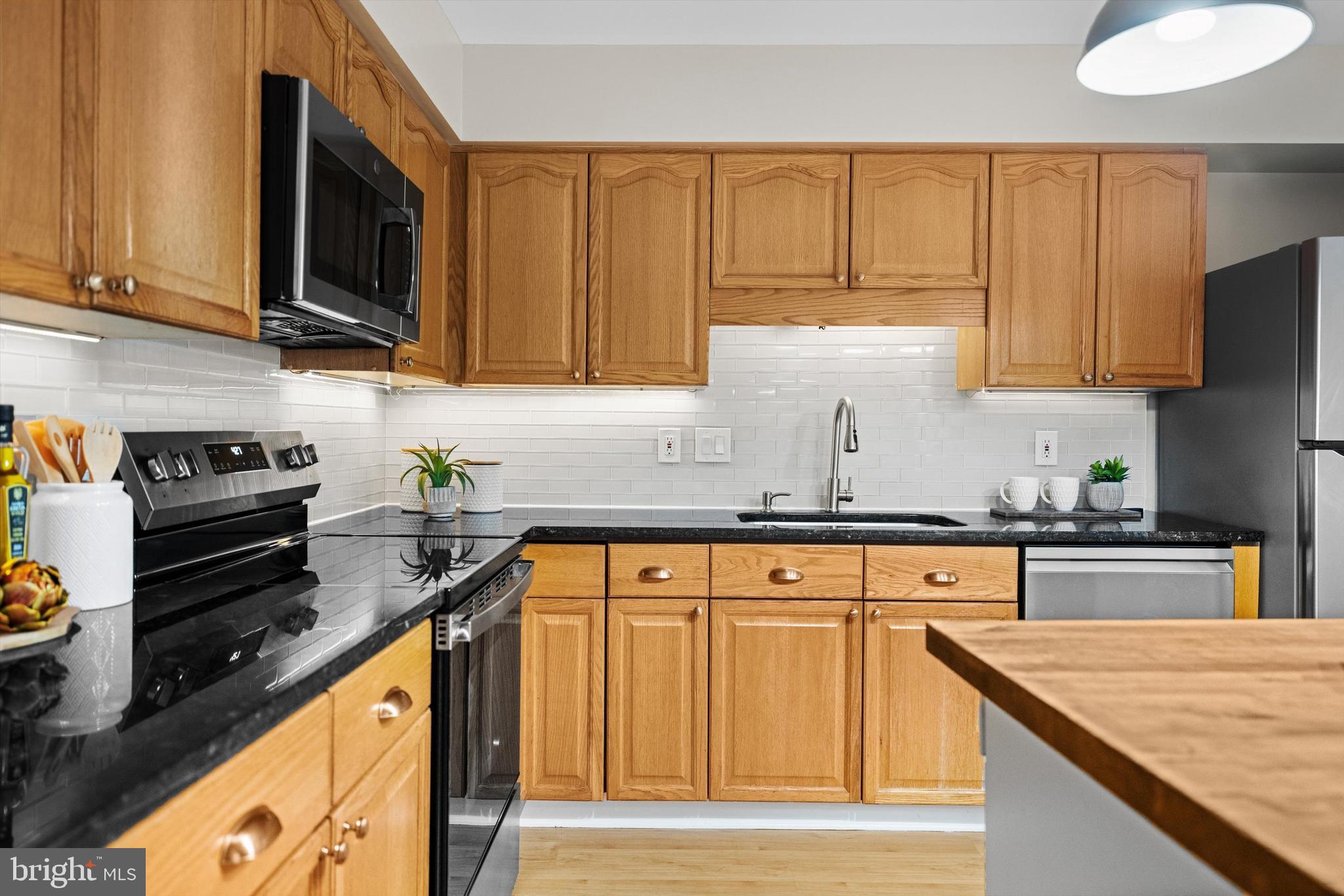 Updated Kitchen & appliances