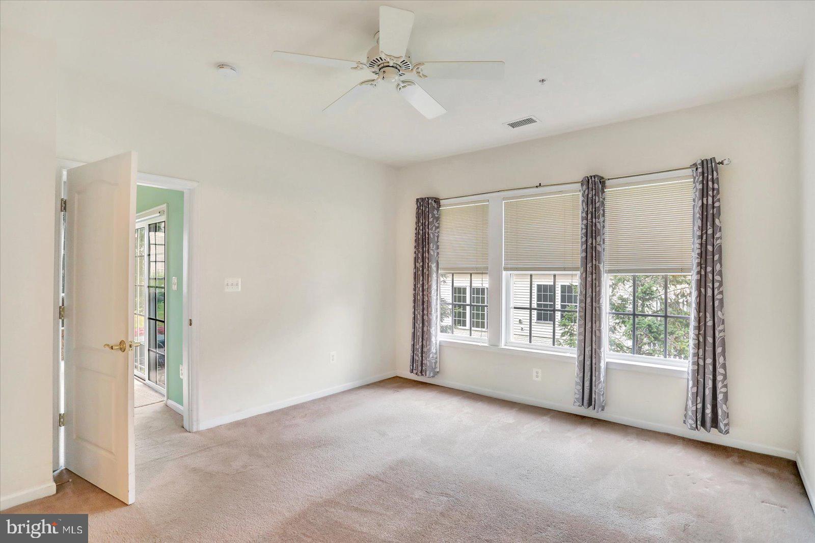 152 Saddletop Drive, Unit 354 Taneytown, MD 21787 - Photo 22 of 39 Primary Bedroom w/Ceiling Fan & Light