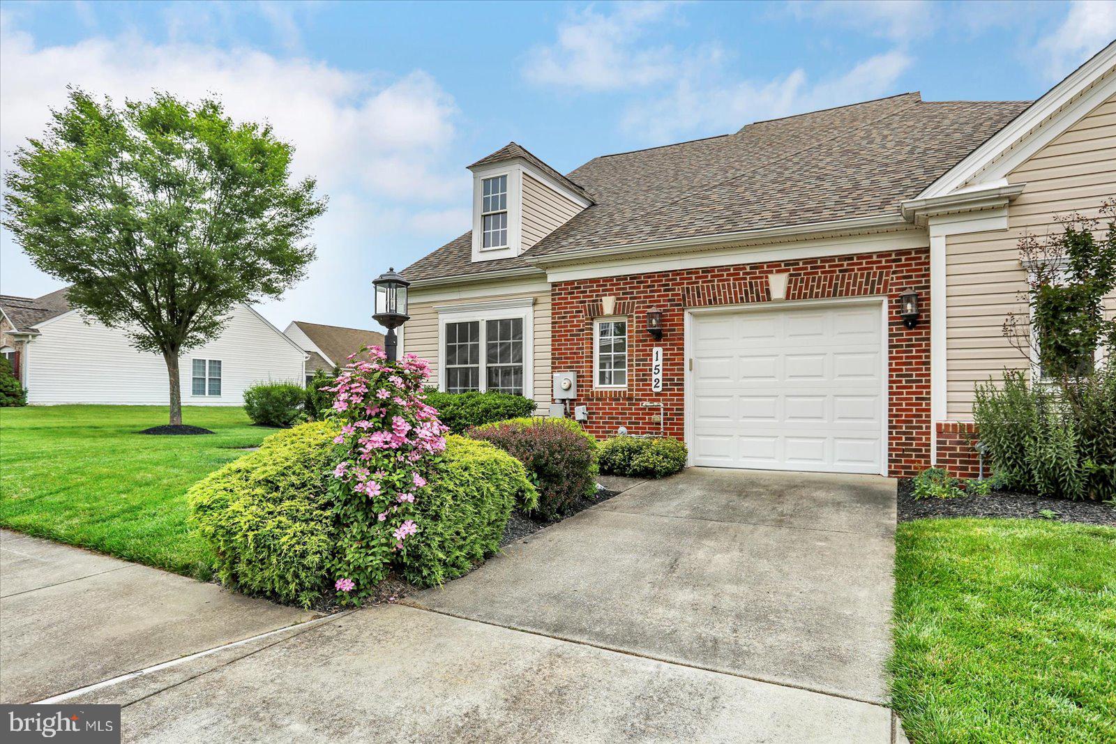 152 Saddletop Drive, Unit 354 Taneytown, MD 21787 - Photo 3 of 39 Lush Landscaping