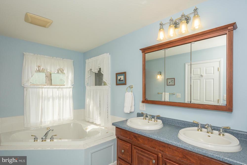 44544 Richey Road Leonardtown, MD 20650 - Photo 15 of 26 Bath (Master)