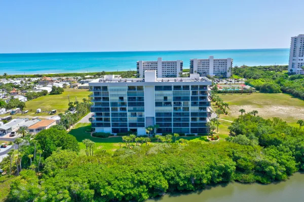 $315,000 | 5059 North Hwy A1A, Unit 206, Hutchinson Island, FL 34949