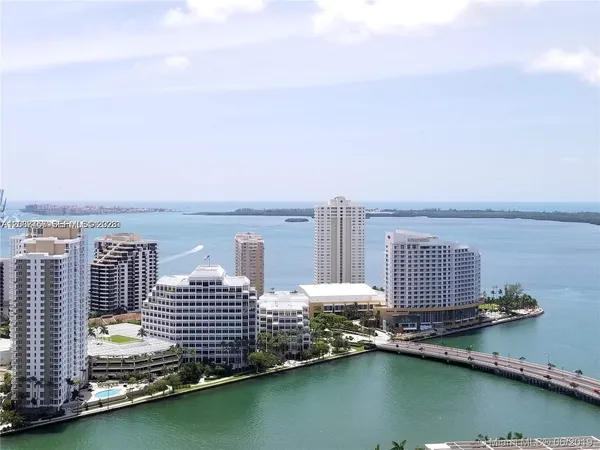 $4,950 | 500 Brickell Avenue, Unit 2102, Miami, FL 33131