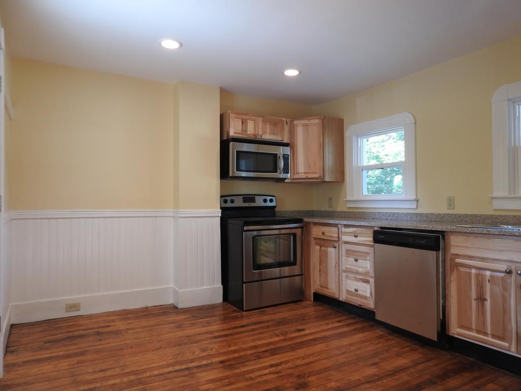 194 Stratton Road Rutland, VT 05701 - Photo 4 of 28 Gallery Image 4