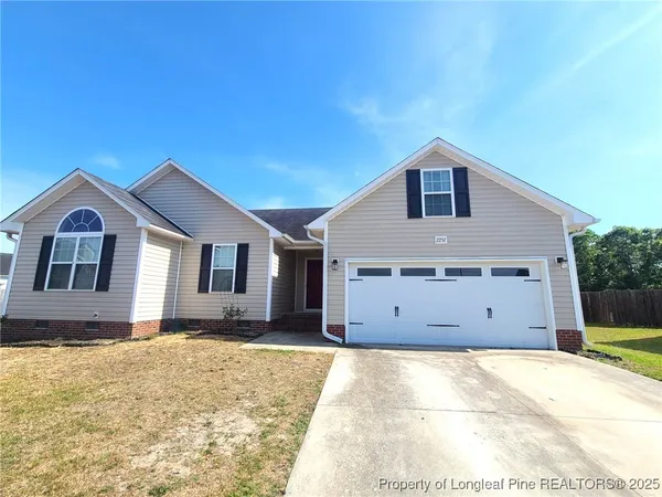 $1,550 | 2252 Cliff Swallow Drive, Fayetteville, NC 28306