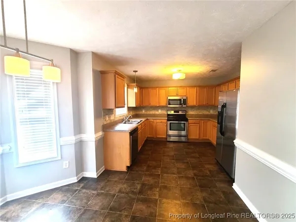 $1,550 | 2252 Cliff Swallow Drive, Fayetteville, NC 28306