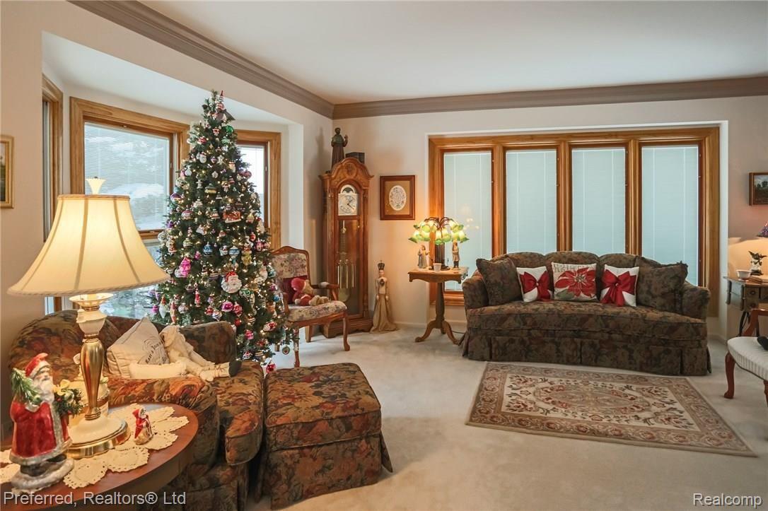 47008 Mornington Road Canton, MI 48188 - Photo 10 of 52 10IMG_2027.jpg