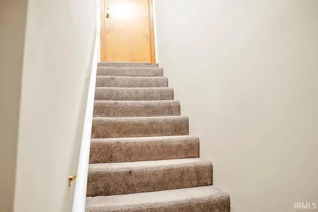 $470,000 | 4383 West Meadowvale Drive, Bloomington, IN 47404