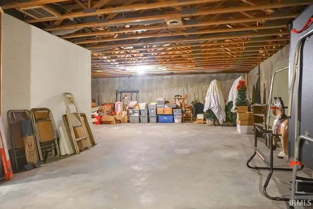 $470,000 | 4383 West Meadowvale Drive, Bloomington, IN 47404