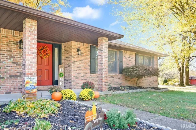 $470,000 | 4383 West Meadowvale Drive, Bloomington, IN 47404