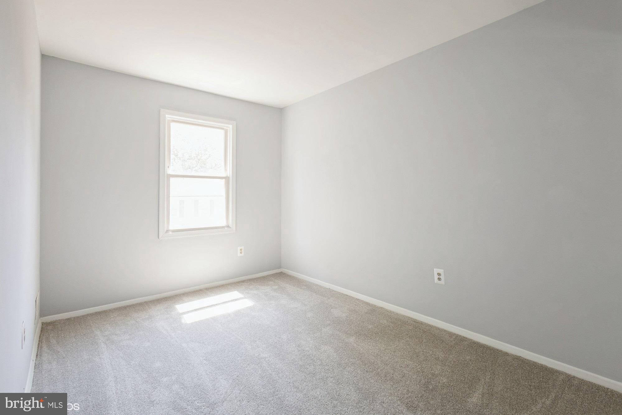 9249 Hood Road Manassas, VA 20110 - Photo 29 of 32 3rd Bedroom