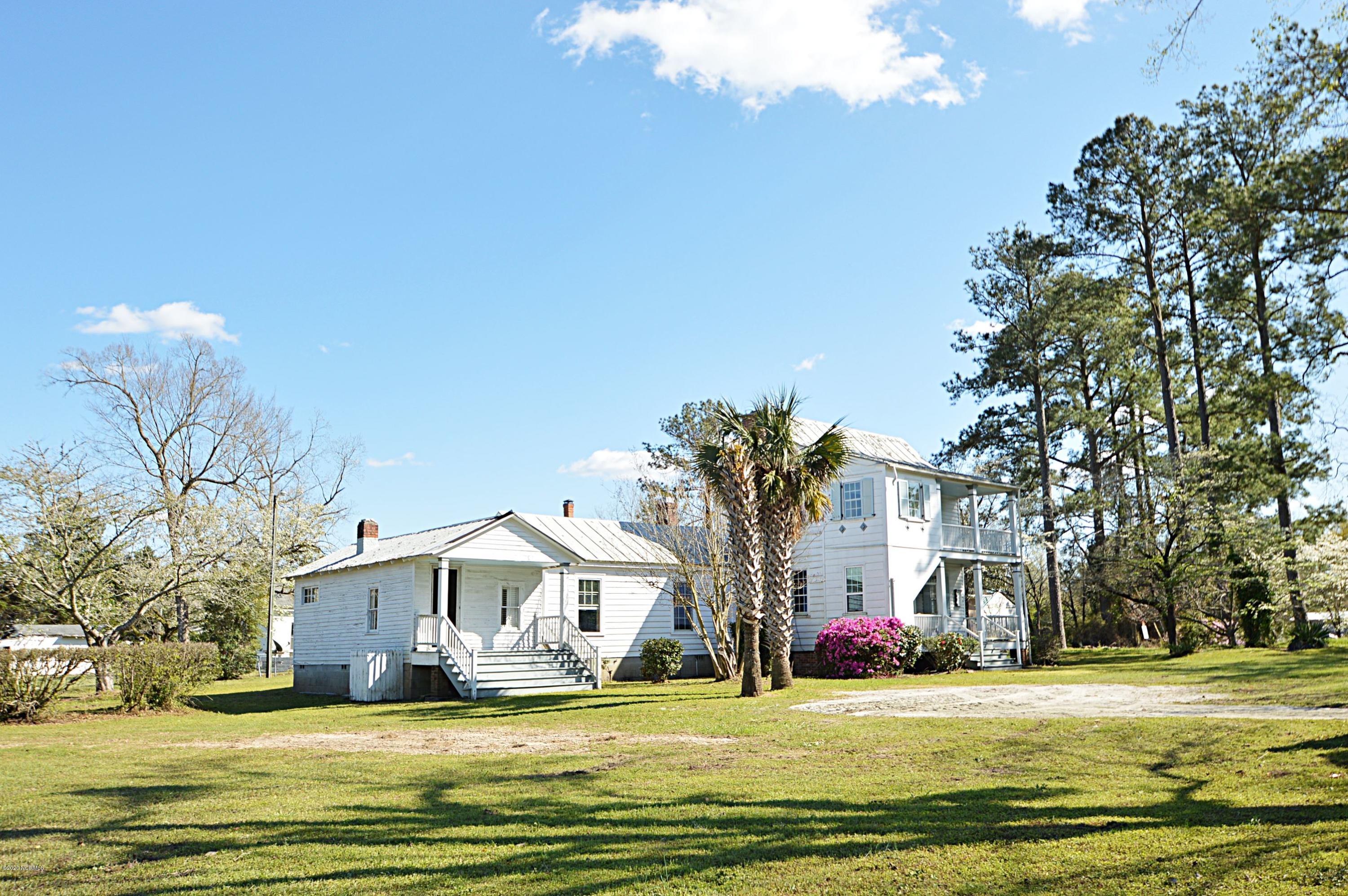 113 Main Street Pollocksville, NC 28573 - Photo 11 of 71 Views across the side yard