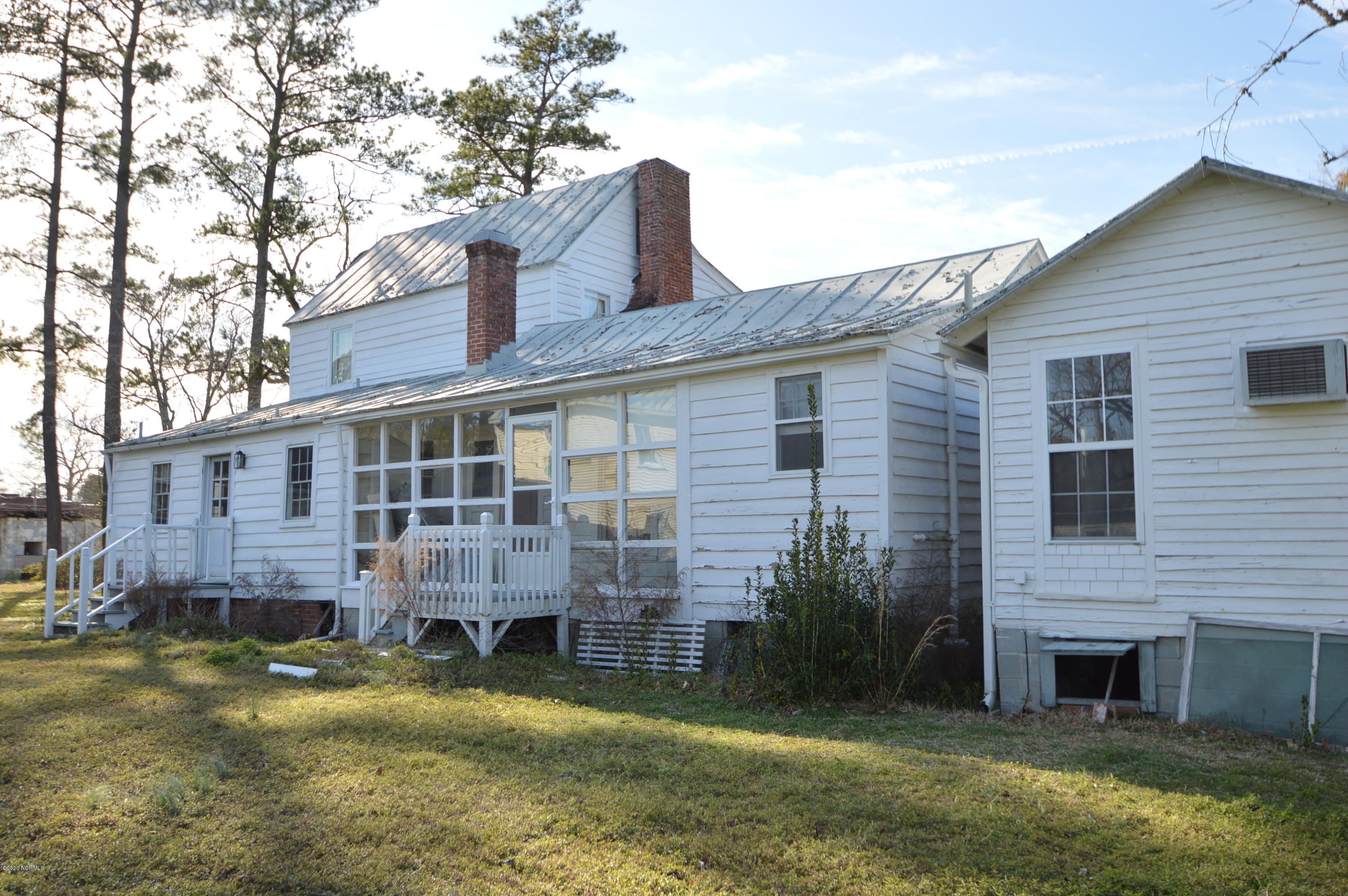 113 Main Street Pollocksville, NC 28573 - Photo 14 of 71 The real of the home