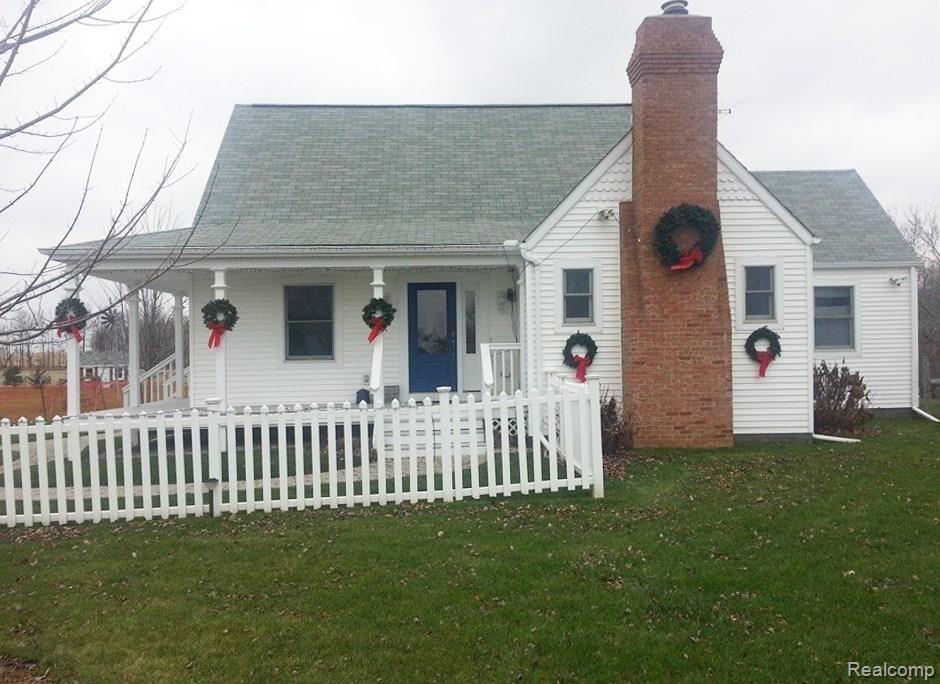 4936 North Branch Road North Branch, MI 48461 - Photo 2 of 72 Christmas Outside.jpg