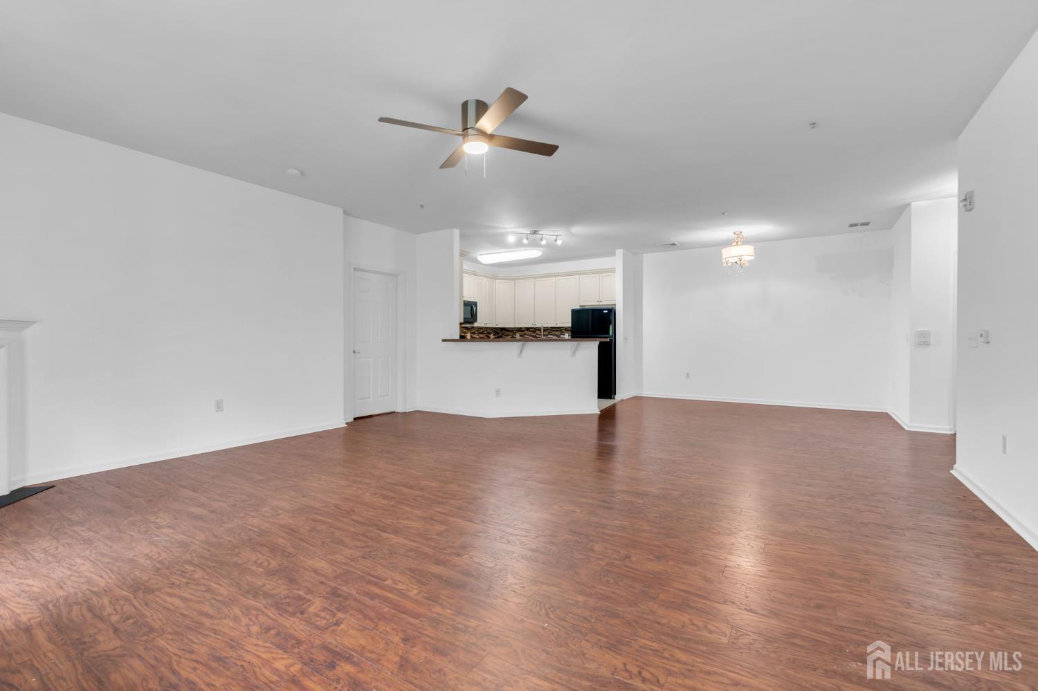 414 Sloan Court Matawan, NJ 07747 - Photo 15 of 38