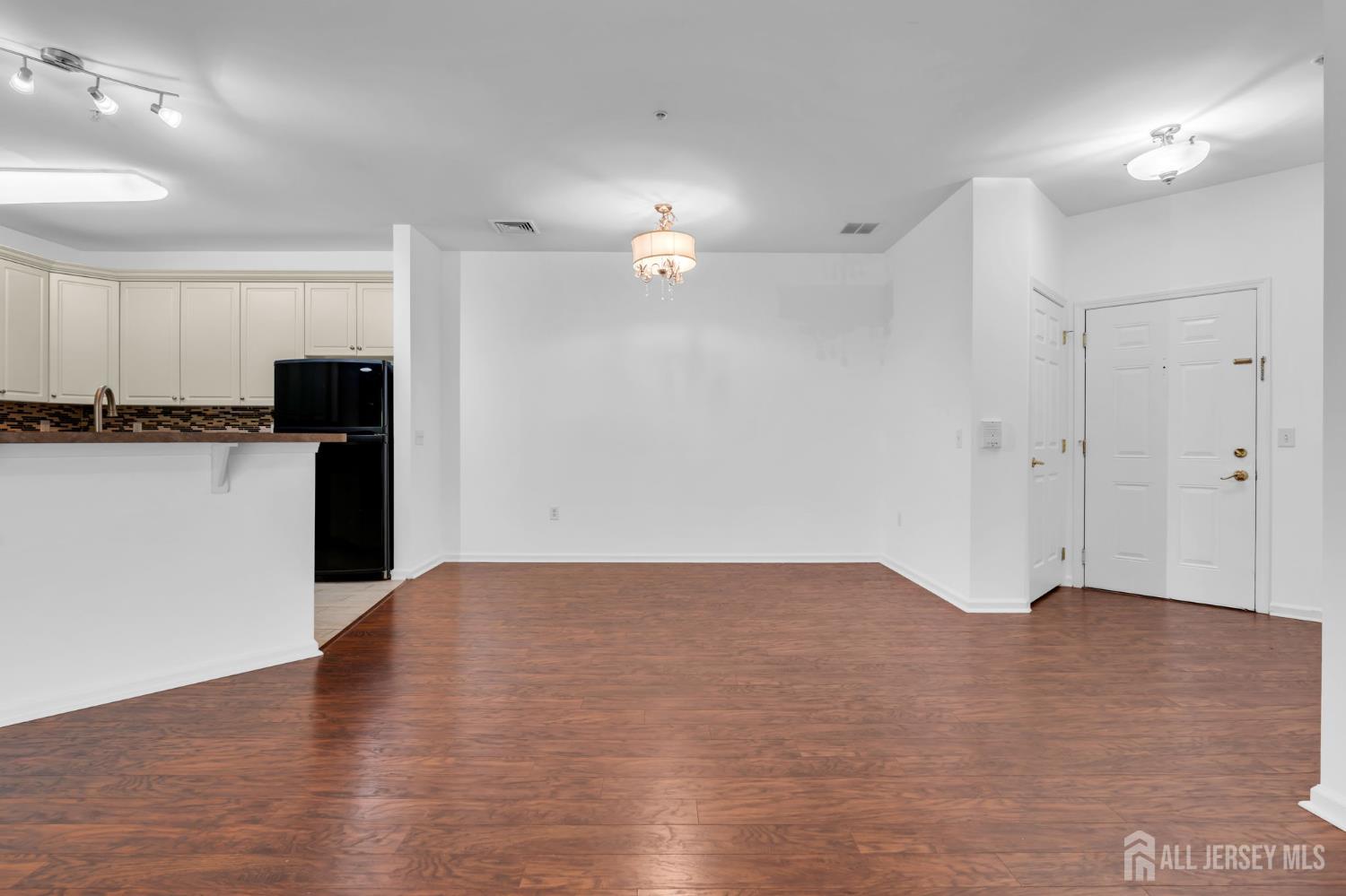 414 Sloan Court Matawan, NJ 07747 - Photo 18 of 38