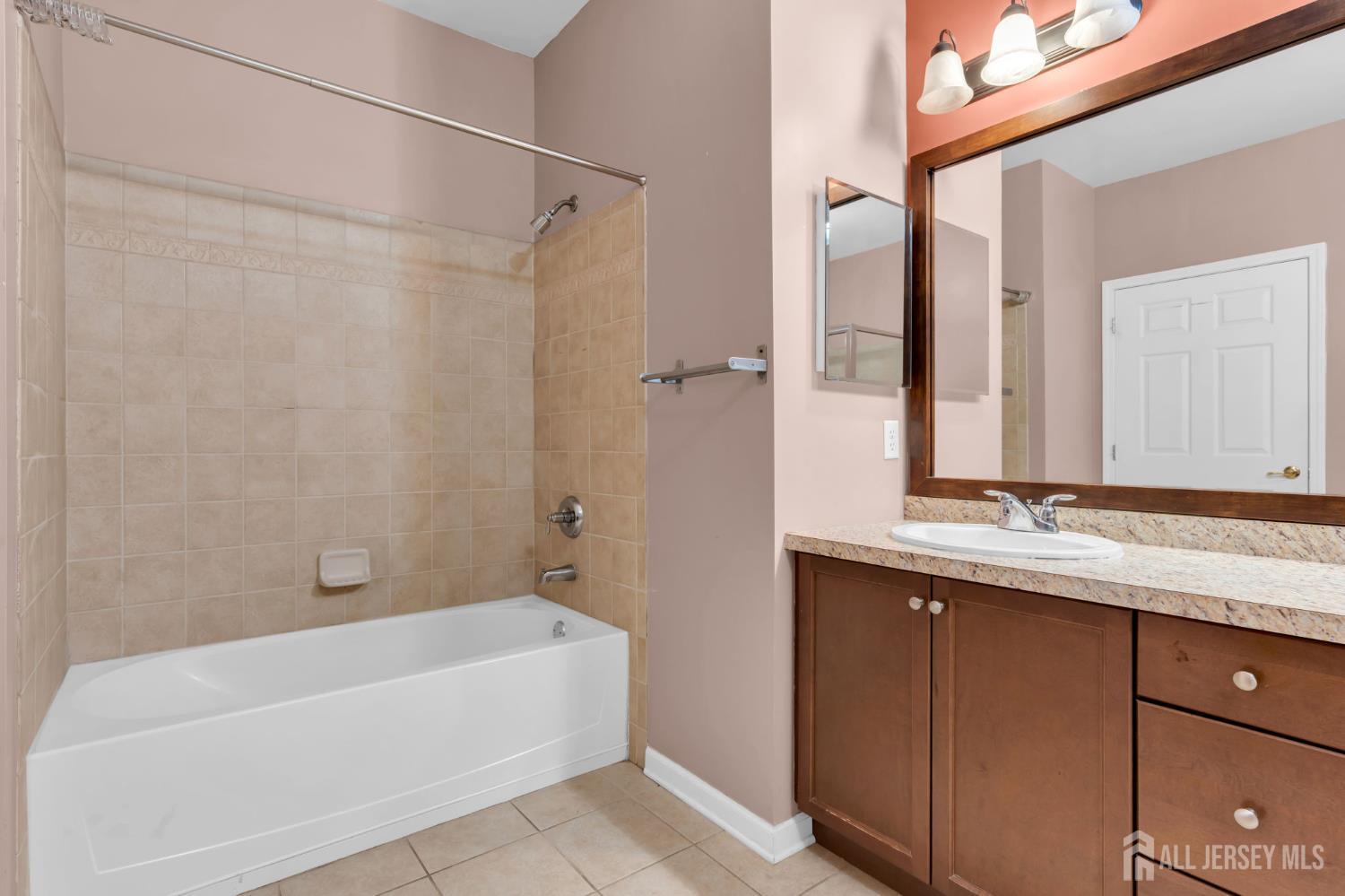 414 Sloan Court Matawan, NJ 07747 - Photo 24 of 38
